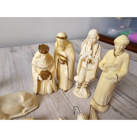 Vintage Hong Kong plastic nativity Wiseman animals village Jesus donkey camel co - Picture 2 of 8